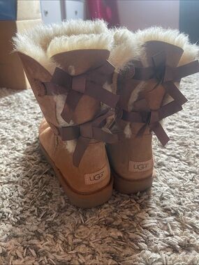 BOW UGG BOOTS WOMENS 11